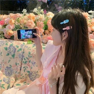 蜜桃女孩